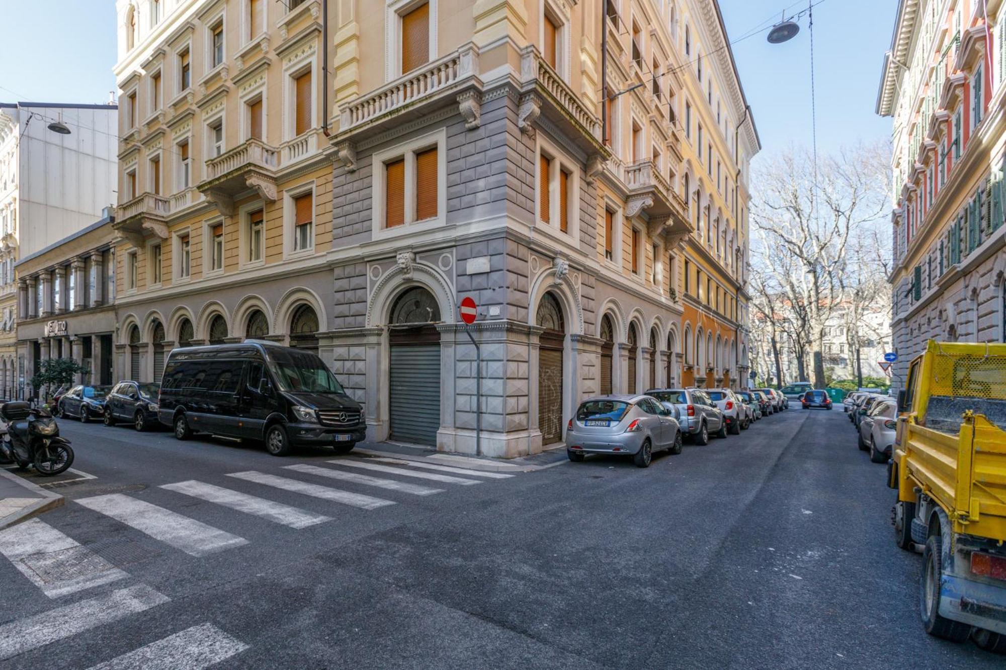 Central Trieste - Elegant City Stay Luaran gambar